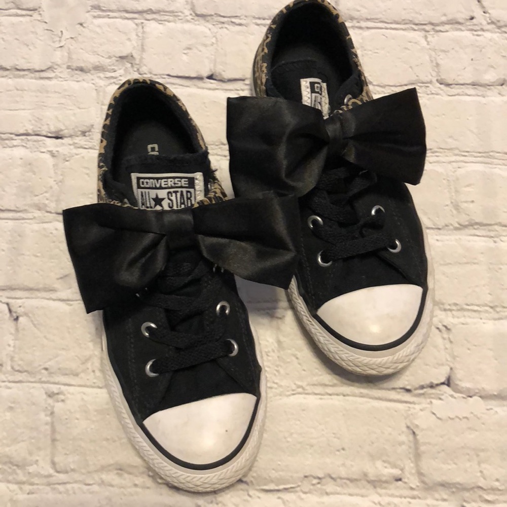 Girl’s Converse Sneakers with Bow Ties